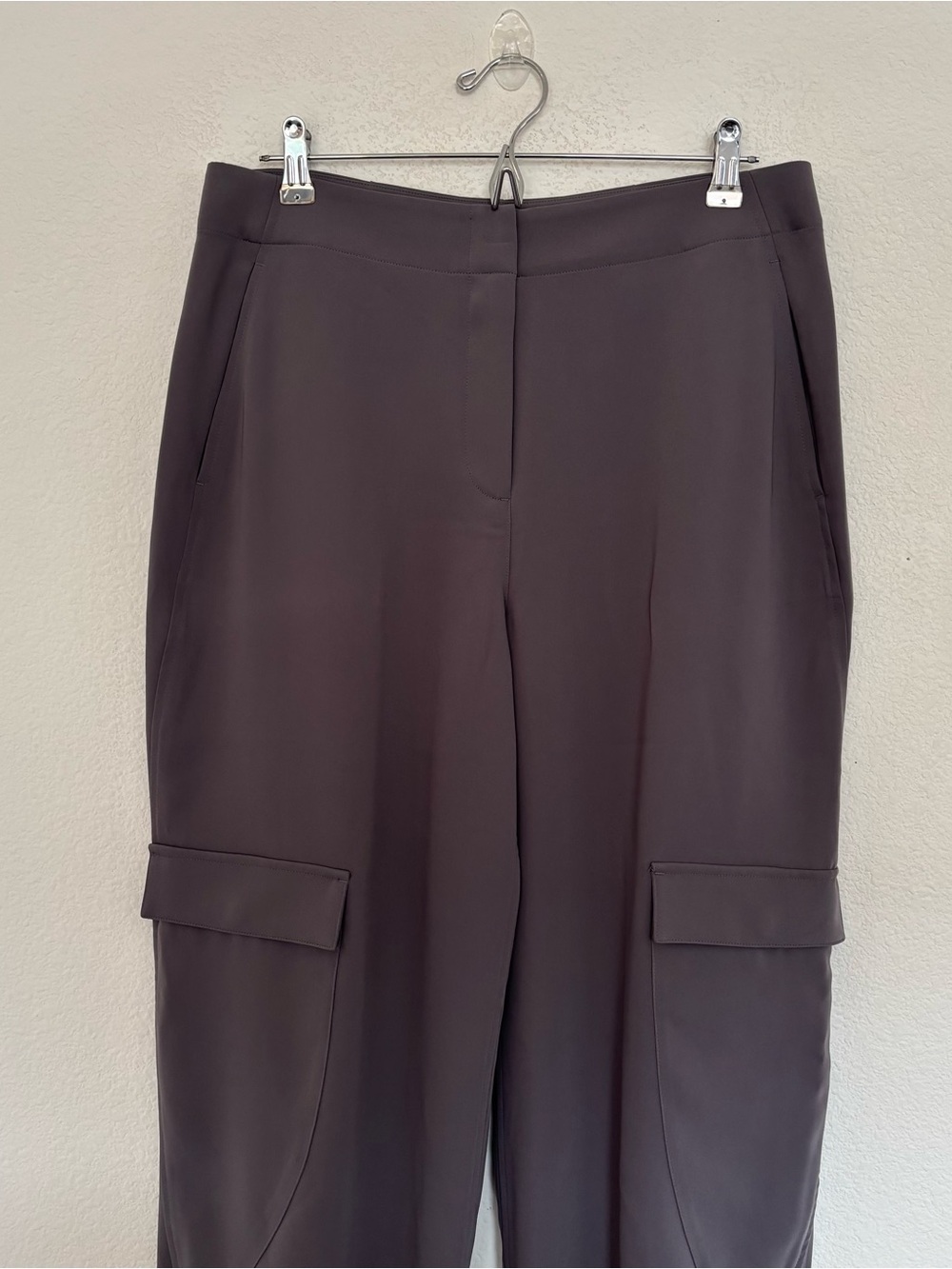 Club Monaco Curved Seam Cargo Pant - Picture 3 of 8